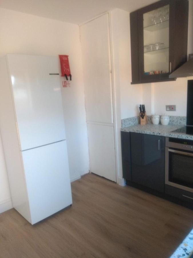 Cheltenham - 3 Bedroom, Parking, Disneyplus Buitenkant foto