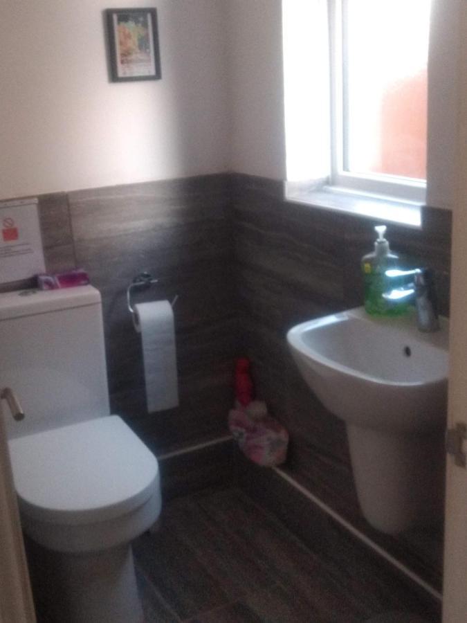 Cheltenham - 3 Bedroom, Parking, Disneyplus Buitenkant foto
