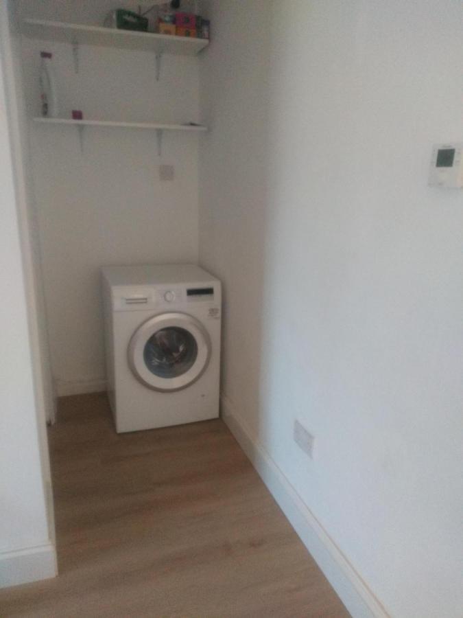 Cheltenham - 3 Bedroom, Parking, Disneyplus Buitenkant foto
