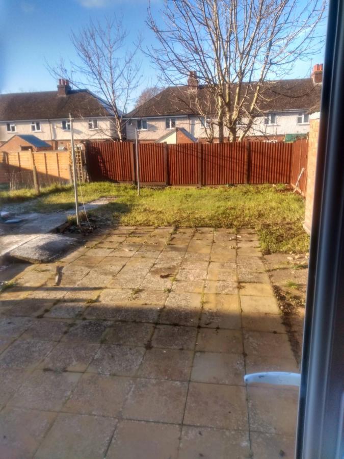 Cheltenham - 3 Bedroom, Parking, Disneyplus Buitenkant foto